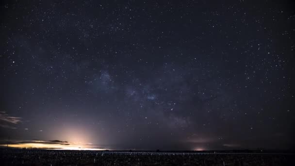 Estrellas Lapso Tiempo Con Incendios Nocturnos Viñedo Francia — Vídeo de stock