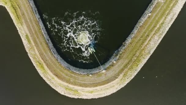 Waterzuiveringsvijver Van Bovenaf Bekeken Slow Motion Bubbels Het Wateroppervlak — Stockvideo