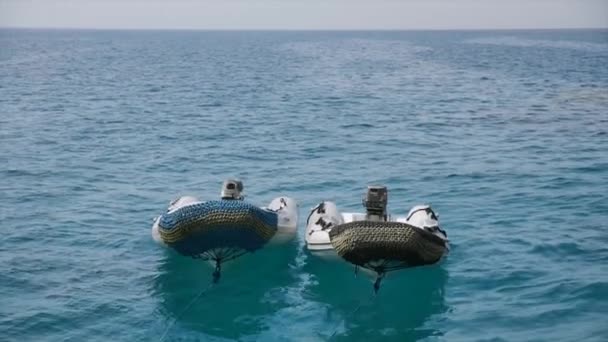 Dois Barcos Zodíaco Vazios Mar Filmagem De Bancos De Imagens Sem Royalties