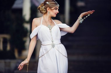 şık bir elbise moda modeli