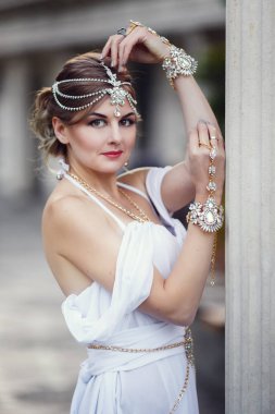 şık bir elbise moda modeli