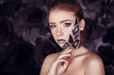 Steampunk makyaj ile kız 