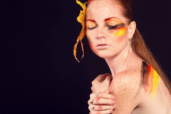 Mulher com cores de bandeira alemã — Fotografia de Stock