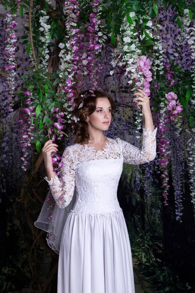 Bride in white dress — Stock Photo, Image