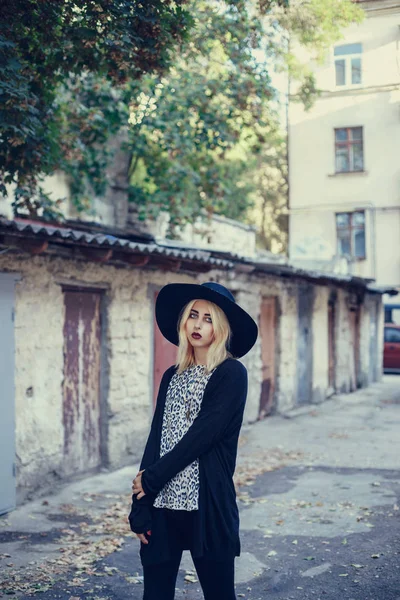 Young girl wearing black — Stock Photo, Image