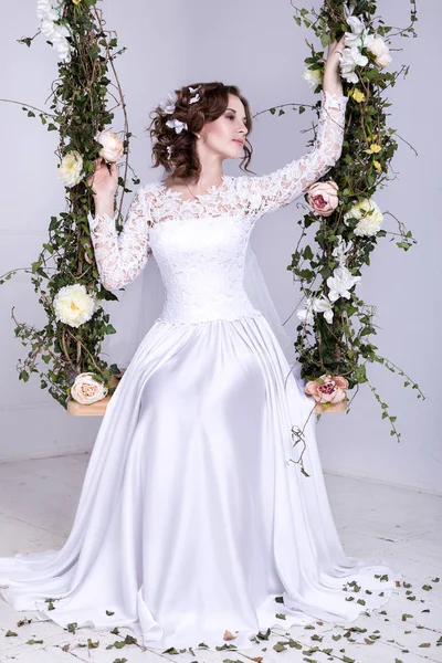 Donna in abito da sposa — Foto Stock