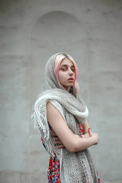 Magányos albínó lány — Stock Fotó