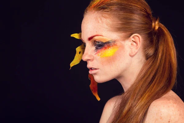 Mulher com cores de bandeira alemã — Fotografia de Stock