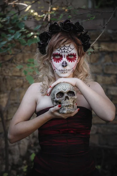 Retrato de cerca de Calavera Catrina. mujer joven —  Fotos de Stock