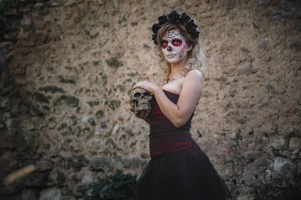 Retrato de cerca de Calavera Catrina. mujer joven —  Fotos de Stock