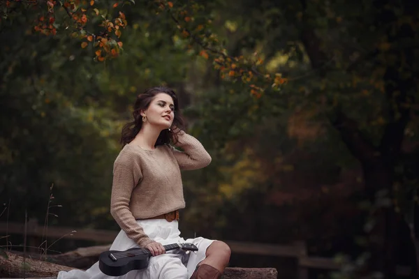 Girl resting in the village, portrait of a woman in rustic style. — ストック写真