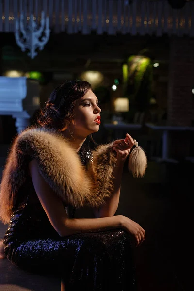 Retrato Belleza Festiva Del Estilo Los Años Restaurante Joven Mujer — Foto de Stock