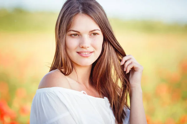 Young Beautiful Woman Walking Poppy Field Summer Close Portrait Lovely — Stock Photo, Image