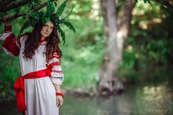 Beautiful Woman Wreath Wild Flowers Flowers Sunny Day Pagan Slavic — Stock Photo, Image