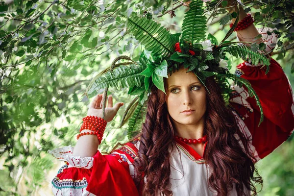 Beautiful Woman Wreath Wild Flowers Flowers Sunny Day Pagan Slavic — Stock Photo, Image