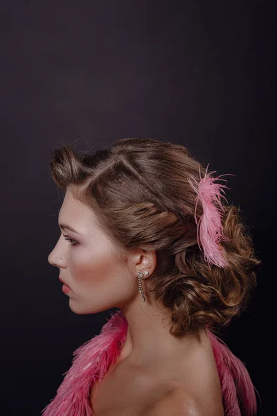 Beautiful Blonde Girl Beautiful Pinkostrich Feather Dress Black Background Pleasant — Stock Photo, Image