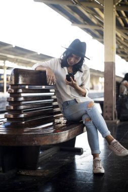 Sosyal medya hesabı denetleniyor.