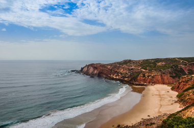 Portekiz, Lagos yakınlarındaki Algarve 'nin batı kıyısındaki vahşi ve keşfedilmemiş plajlar ve uçurumlar..
