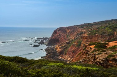 Portekiz, Lagos yakınlarındaki Algarve 'nin batı kıyısındaki vahşi ve keşfedilmemiş plajlar ve uçurumlar..