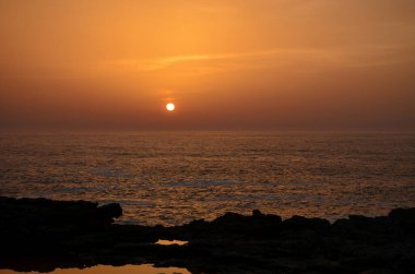 Portekiz, Lagos yakınlarındaki Algarve 'nin batı kıyısındaki vahşi ve keşfedilmemiş plajlar ve uçurumlar..