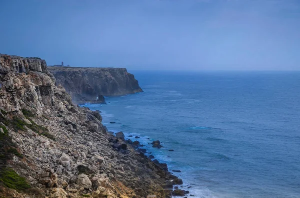 Portekiz, Lagos yakınlarındaki Algarve 'nin batı kıyısındaki vahşi ve keşfedilmemiş plajlar ve uçurumlar..