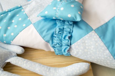 Yumuşak oyuncaklar bebekler için dikişli