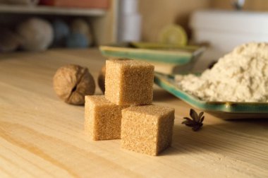 un şeker ve tarçın