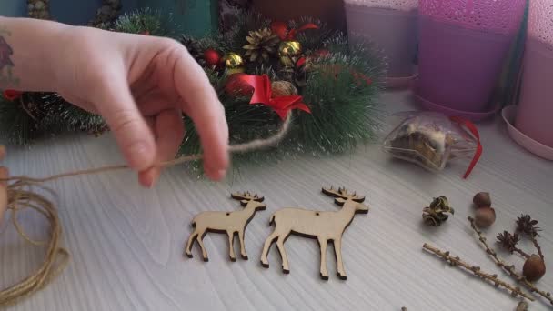 Tahun Baru dekorasi rusa kayu — Stok Video