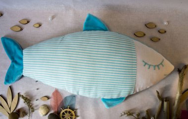 Yumuşak oyuncaklar bebekler için dikişli