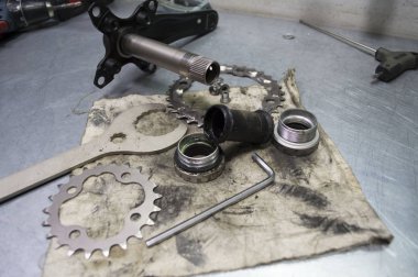 araçları ve bölümleri onarım için bir bisiklet