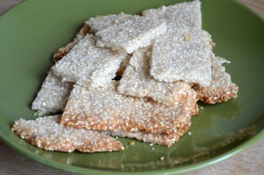 Güzel bir tabak içinde el yapımı kurabiye