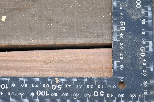 cetvel ve kurullarında ahşap talaşı