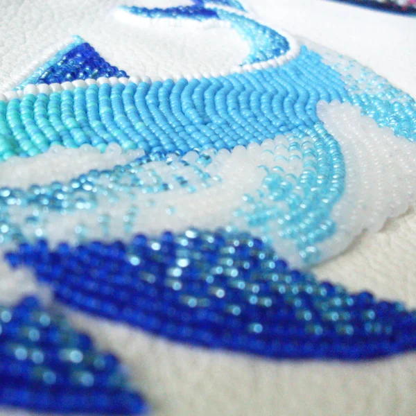 kumaş üzerine boncuk nakış mavi balina