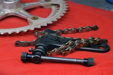 araçları ve bölümleri onarım için bir bisiklet