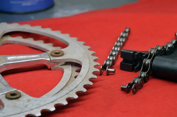 araçları ve bölümleri onarım için bir bisiklet