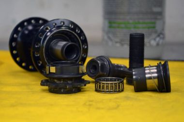 Yıpranmış Bisiklet konuşmacı ile burç