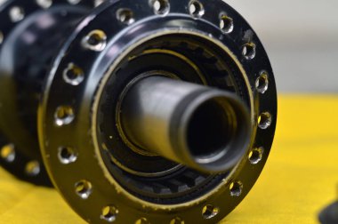 Yıpranmış Bisiklet konuşmacı ile burç