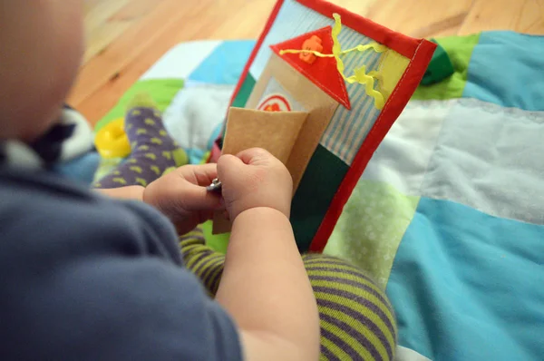 çocuk için gelişmekte olan oyuncak