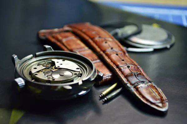 The process of repair of mechanical watches — Stock fotografie