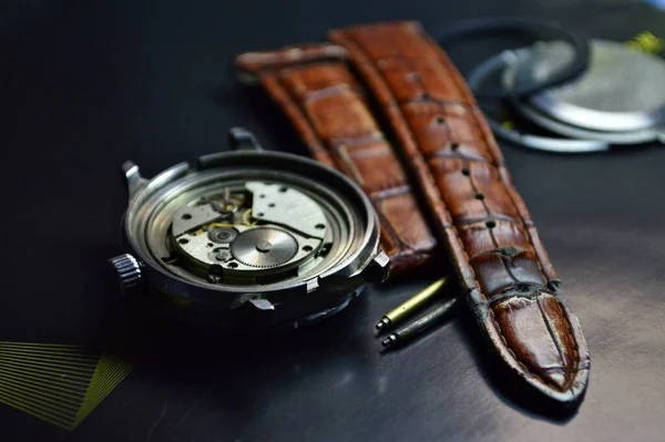 The process of repair of mechanical watches — Stock fotografie
