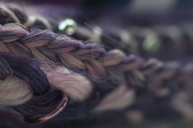 Yakın mesafeden ahşap arka planda örgüler