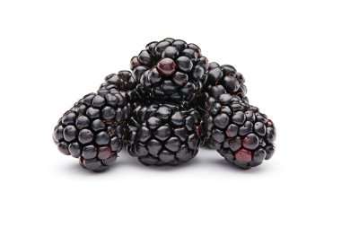 Blackberry beyaz arkaplanda izole edildi