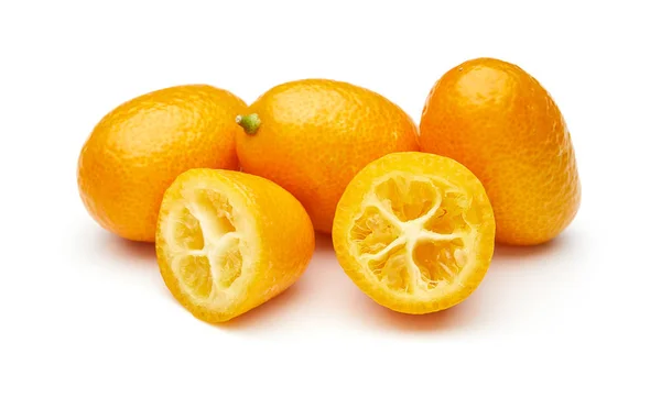Kumquats Geïsoleerd Witte Achtergrond — Stockfoto