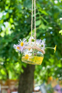 buket çiçek bir banka ile