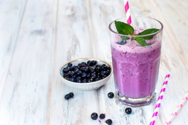 yaban mersini ile muzlu süt