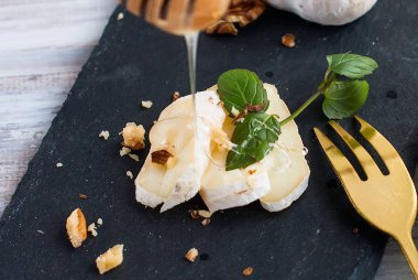 kahvaltı kahve peynir, beyaz kalıp bal fındık