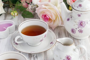 çiçek baskı ile çay seti 