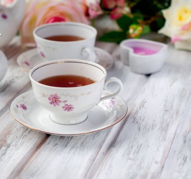 çiçek baskı ile çay seti 