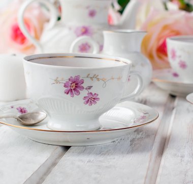 çiçek baskı ile çay seti 