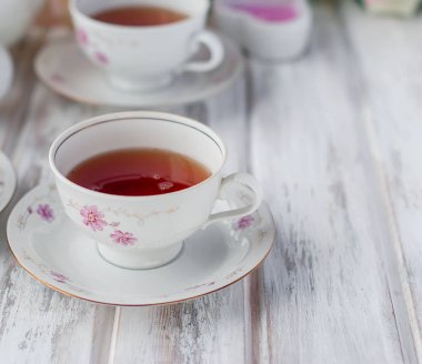 çiçek baskı ile çay seti 